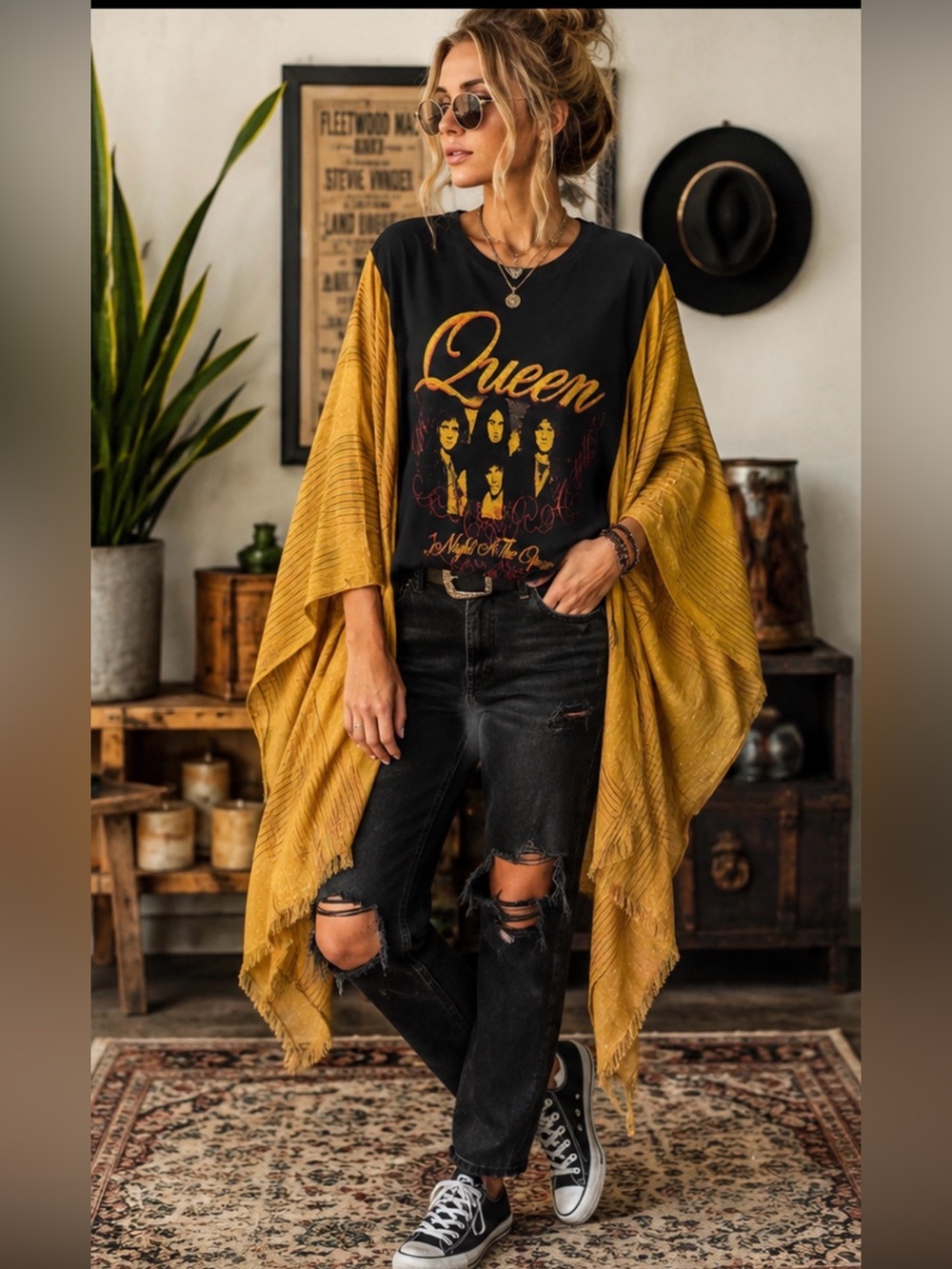 Queen Graphic Kimono Tee